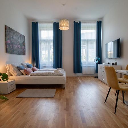 Washingtonova Cr Apartments Прага Екстер'єр фото