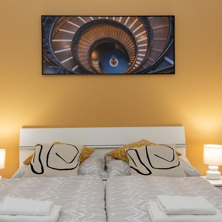 Washingtonova Cr Apartments Прага Екстер'єр фото
